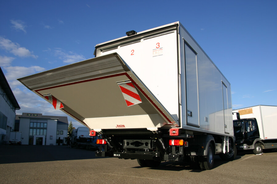 Chiller Truck with Tail Lift or Lifter Dubai